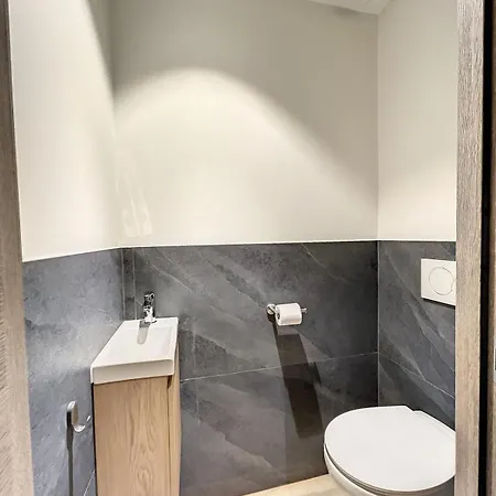 Brp Center, Floor Luxurious I, 4 Bedrooms+3 Bathrooms * Cannes