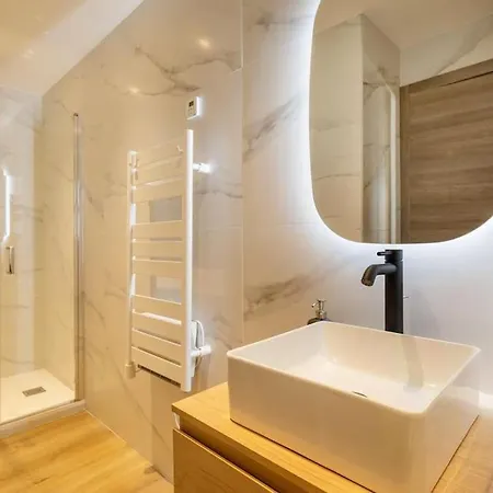 Brp Center, Floor Luxurious I, 4 Bedrooms+3 Bathrooms * Cannes